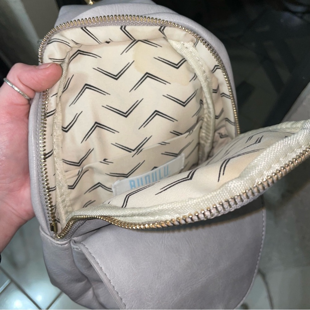 Chic Silver Leather Backpack With Patterned Strap - image 8